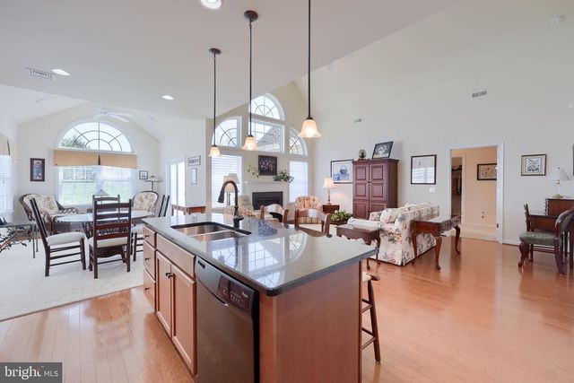 1444 EMERSON DR, Mount Joy, PA 17552
