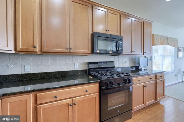 1444 EMERSON DR, Mount Joy, PA 17552