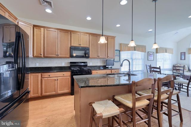 1444 EMERSON DR, Mount Joy, PA 17552