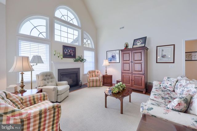 1444 EMERSON DR, Mount Joy, PA 17552