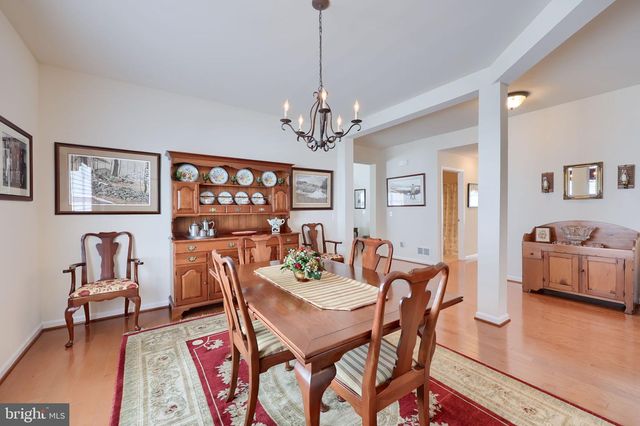 1444 EMERSON DR, Mount Joy, PA 17552
