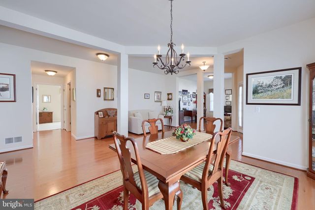 1444 EMERSON DR, Mount Joy, PA 17552