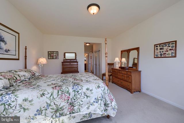 1444 EMERSON DR, Mount Joy, PA 17552