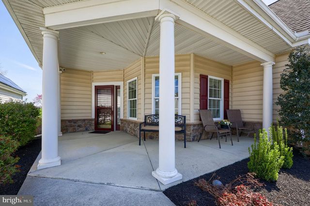 1444 EMERSON DR, Mount Joy, PA 17552