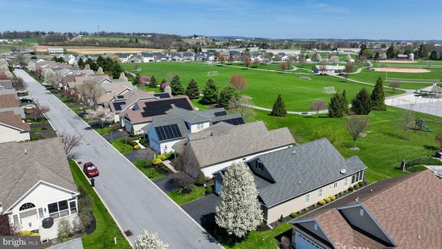 1444 EMERSON DR, Mount Joy, PA 17552