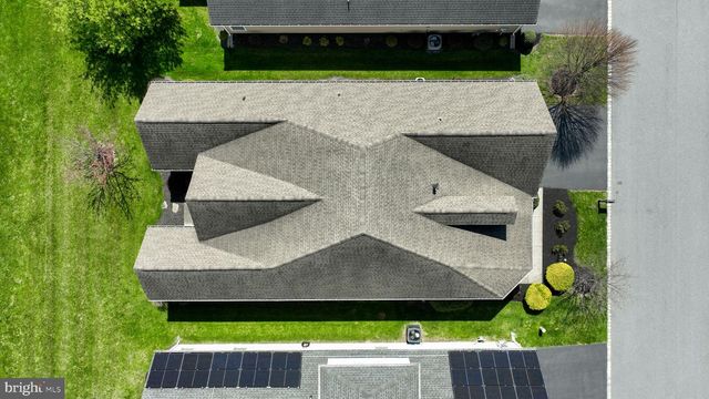 1444 EMERSON DR, Mount Joy, PA 17552