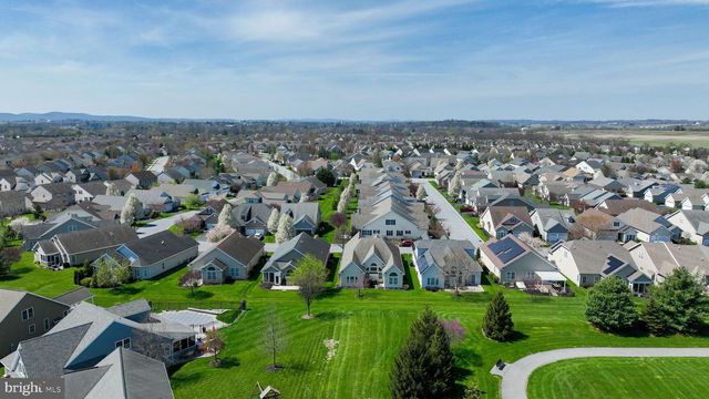 1444 EMERSON DR, Mount Joy, PA 17552