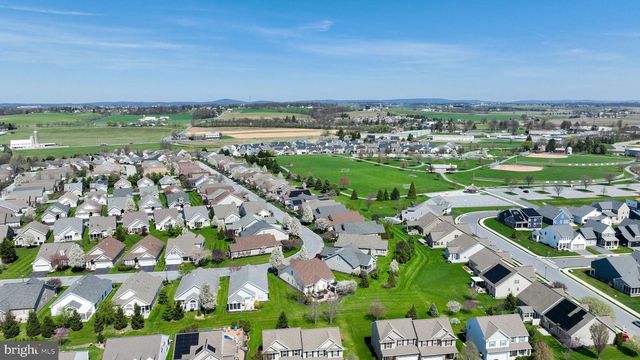 1444 EMERSON DR, Mount Joy, PA 17552