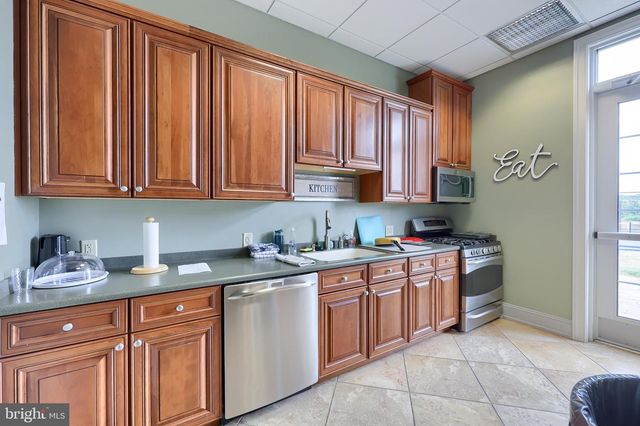 1444 EMERSON DR, Mount Joy, PA 17552