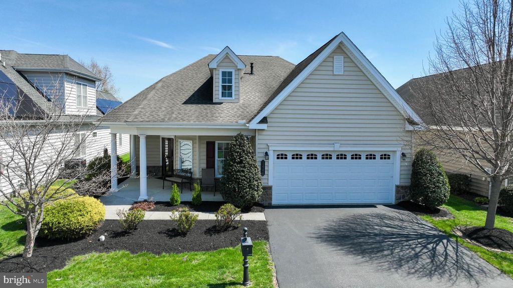 1444 EMERSON DR, Mount Joy, PA 17552