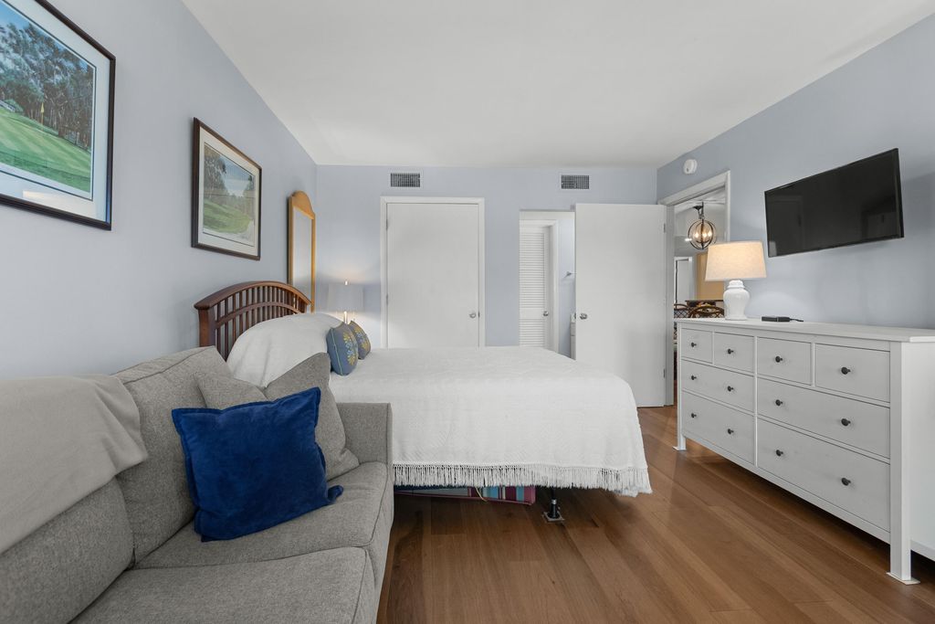 Image 15 of property listing at 2905 Atrium Villa Drive 2905, Seabrook Island, SC 29455