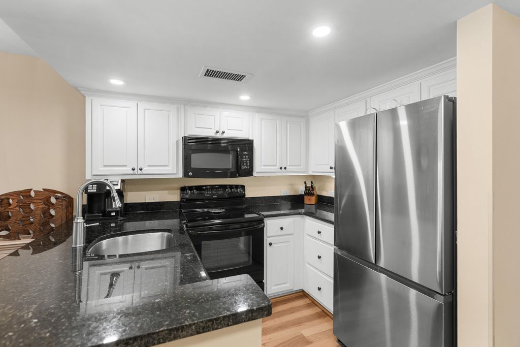 Image 3 of property listing at 2905 Atrium Villa Drive 2905, Seabrook Island, SC 29455