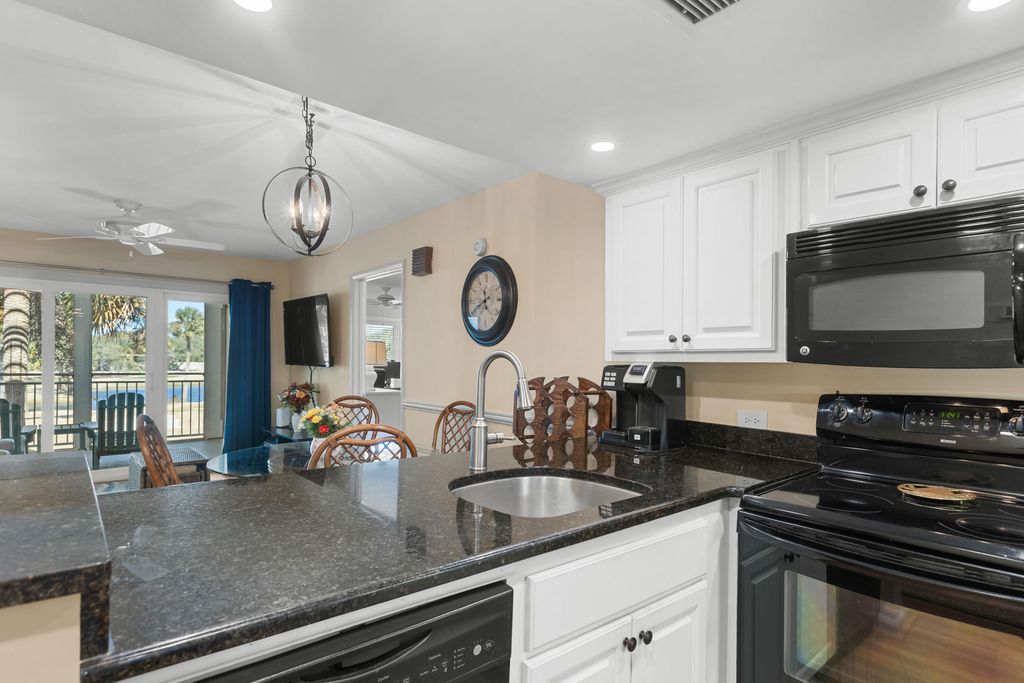 Image 4 of property listing at 2905 Atrium Villa Drive 2905, Seabrook Island, SC 29455