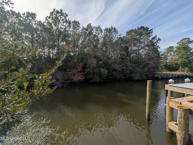 3526 Lumahai Place, Diamondhead, MS 39525