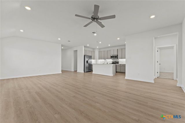 111 Falling Star Circle, San Marcos, TX 78666