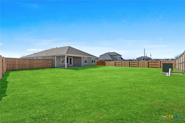 111 Falling Star Circle, San Marcos, TX 78666