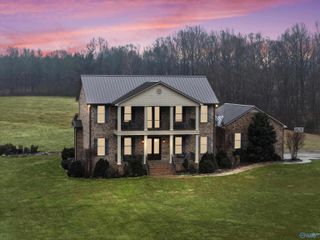 950 Puncheon Branch Road, Minor Hill, TN 38473