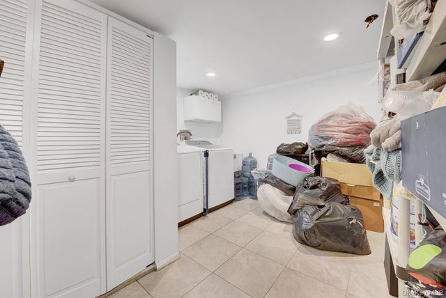 12 Dale Avenue 100, Hempstead, NY 11550
