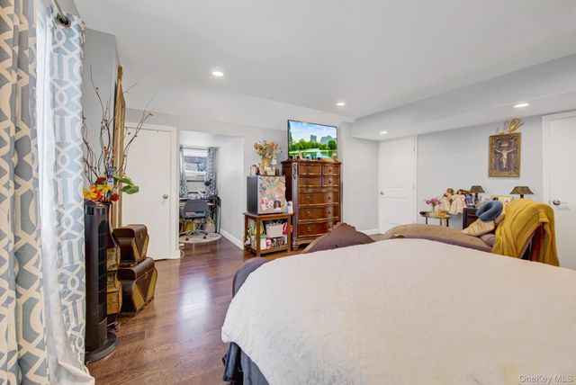 12 Dale Avenue 100, Hempstead, NY 11550