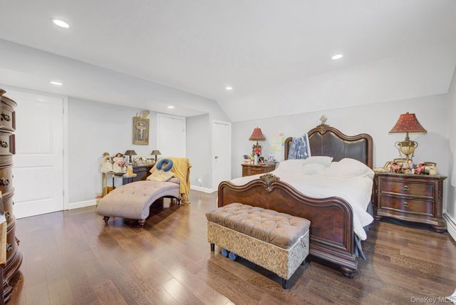 12 Dale Avenue 100, Hempstead, NY 11550