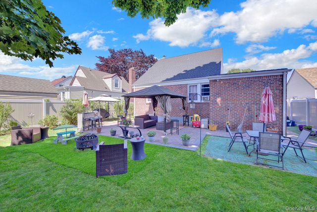 12 Dale Avenue 100, Hempstead, NY 11550