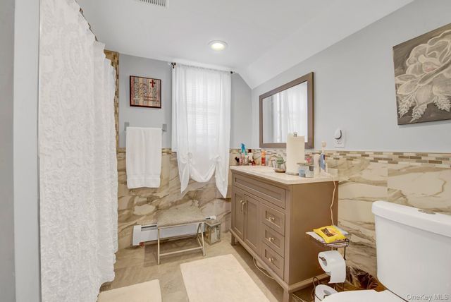 12 Dale Avenue 100, Hempstead, NY 11550