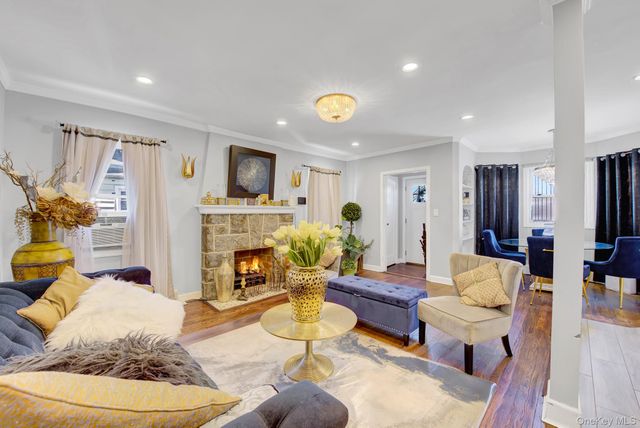 12 Dale Avenue 100, Hempstead, NY 11550