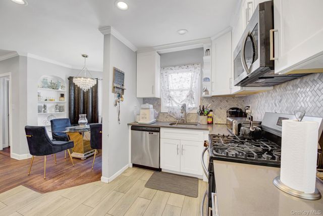 12 Dale Avenue 100, Hempstead, NY 11550
