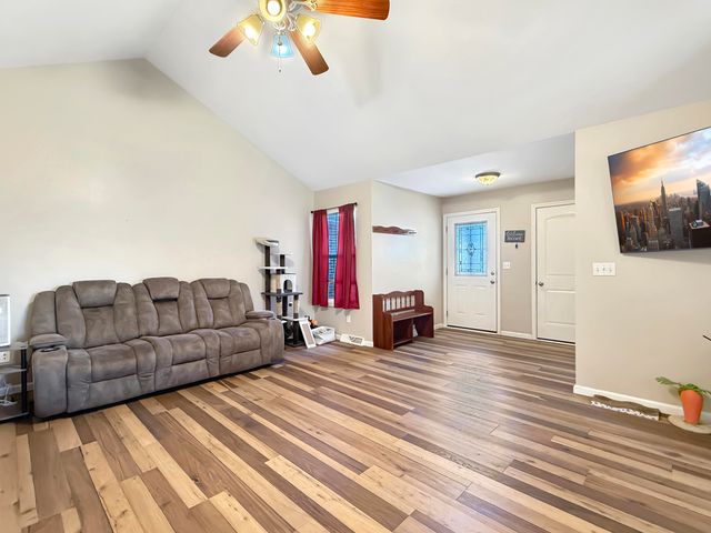 155 RIEF CT A, Holts Summit, MO 65043