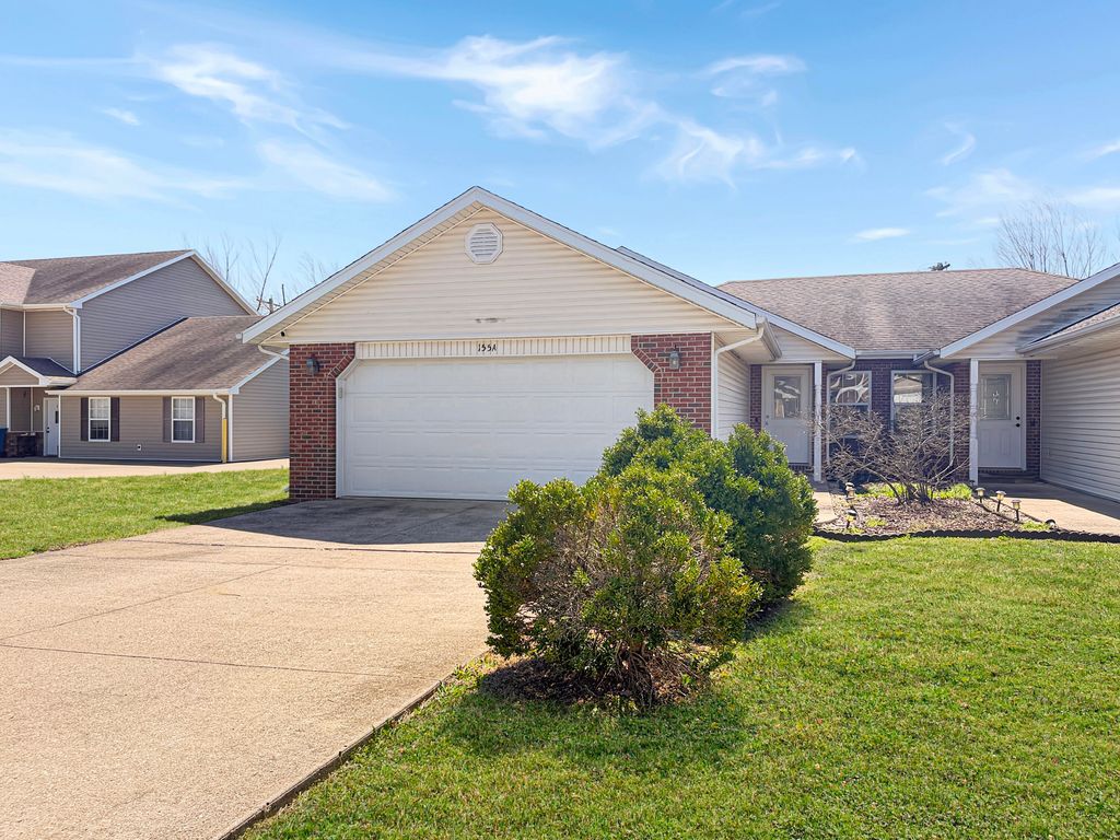 155 RIEF CT A, Holts Summit, MO 65043