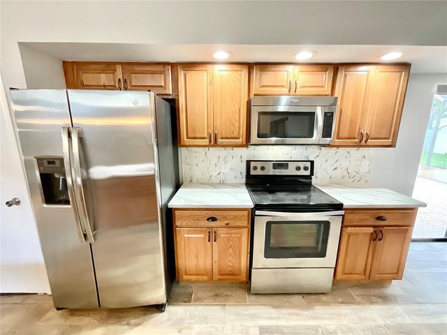 2991 VALENCIA LANE E, Palm Harbor, FL 34684
