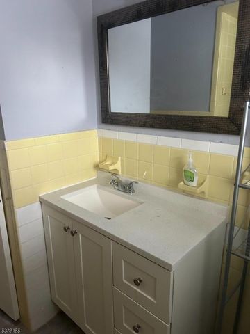 32 Union Pl, Irvington Twp., NJ 07111