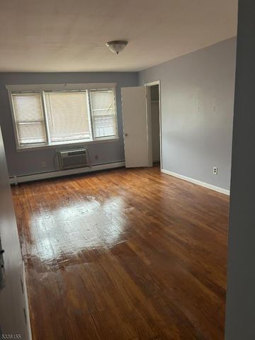 32 Union Pl, Irvington Twp., NJ 07111