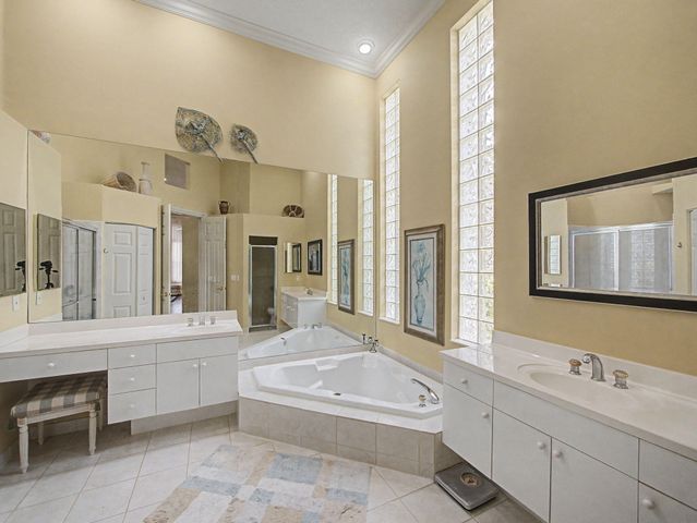 121 ORCHID CAY Drive, Palm Beach Gardens, FL 33418