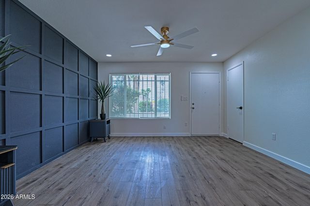 4662 W KRALL Street, Glendale, AZ 85301