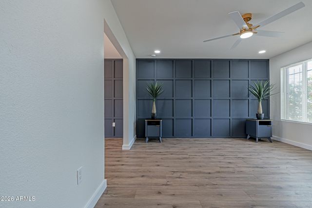 4662 W KRALL Street, Glendale, AZ 85301