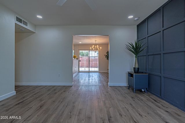 4662 W KRALL Street, Glendale, AZ 85301