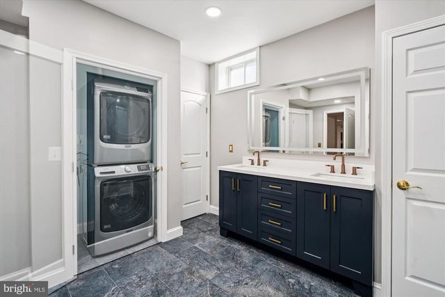 6647 TACK HOUSE TRL TRL, Centreville, VA 20120