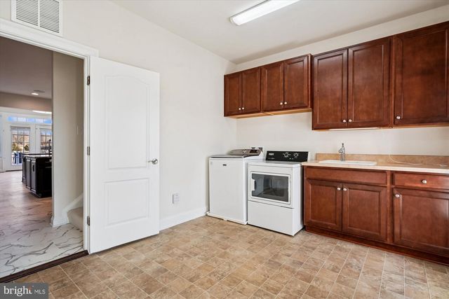 6647 TACK HOUSE TRL TRL, Centreville, VA 20120