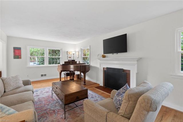1106 Jamestown CRES, Norfolk, VA 23508
