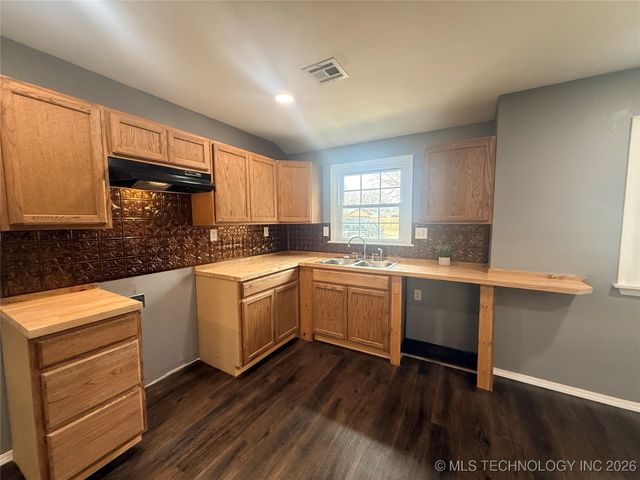 221 Rodman Circle, Muskogee, OK 74403