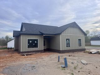 289 Wayne Hall Rd, Clarksville, TN 37040