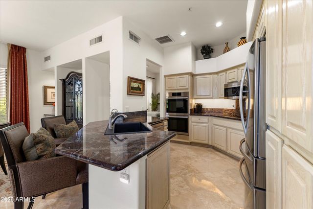 8100 E Camelback Road 101, Scottsdale, AZ 85251