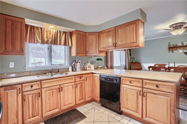 112 Lintel Dr, Peters Twp, PA 15317