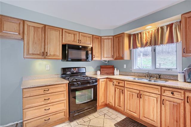 112 Lintel Dr, Peters Twp, PA 15317