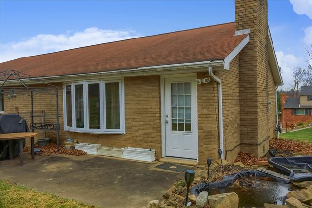 112 Lintel Dr, Peters Twp, PA 15317