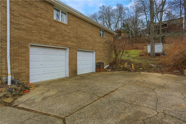 112 Lintel Dr, Peters Twp, PA 15317