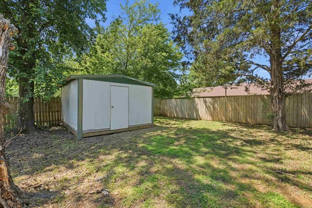 1309 N Oswego Avenue, Russellville, AR 72801