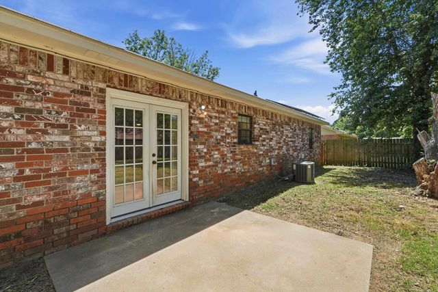 1309 N Oswego Avenue, Russellville, AR 72801