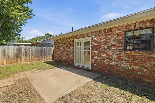 1309 N Oswego Avenue, Russellville, AR 72801